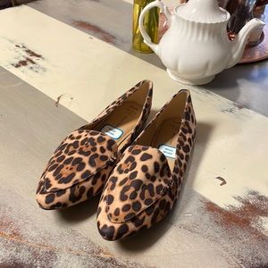 Leopard wide width flats new 9.5 wide